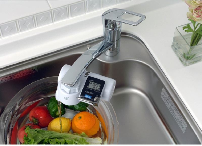 Nước qua thiết bị lọc không thể uống trực tiếp Lọc nước tại vòi, Lọc nước tại vòi – Những đánh giá bất kỳ ai cũng nên biết, Nhà phân phối máy lọc nước ion kiềm số 1 Việt Nam | Vitamia