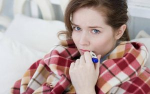 Sốt là hiện tượng rất phổ biến mà chúng ta thường gặp phải