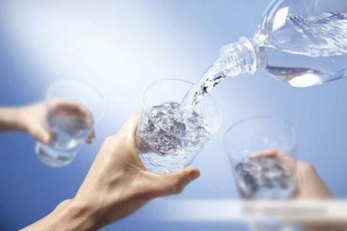 Nước suối có chứa nhiều khoáng chất có lợi tốt cho sức khỏe