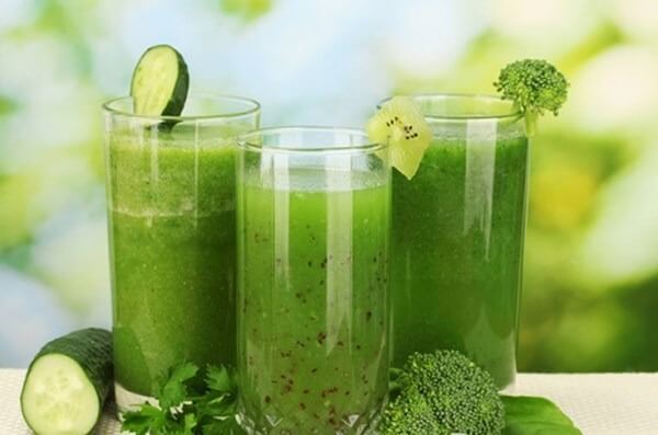 Bị sốt nên uống gì: Nước diếp cá