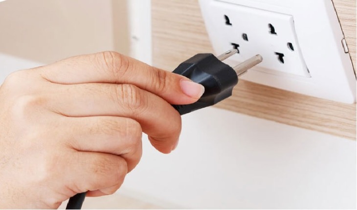 cắm điện và bật lại van cấp nước nguồn